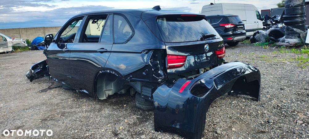 BMW X5 M50D - 8