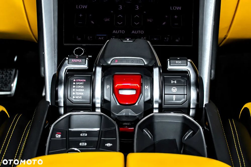 Lamborghini Urus Standard - 11