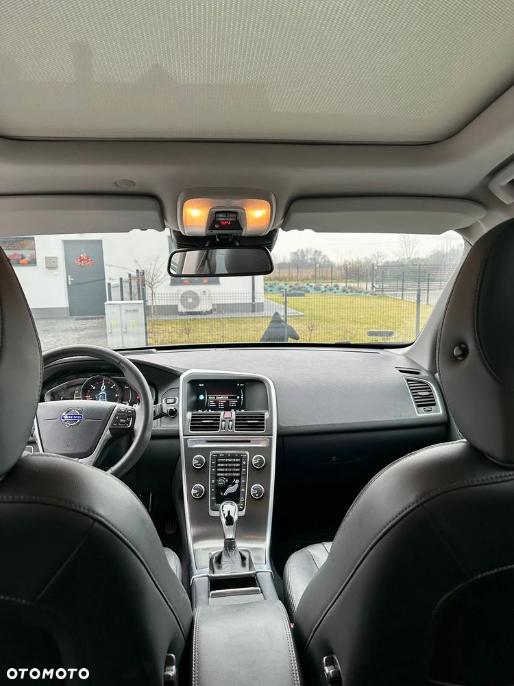 Volvo XC 60 D5 AWD Geartronic Summum - 13