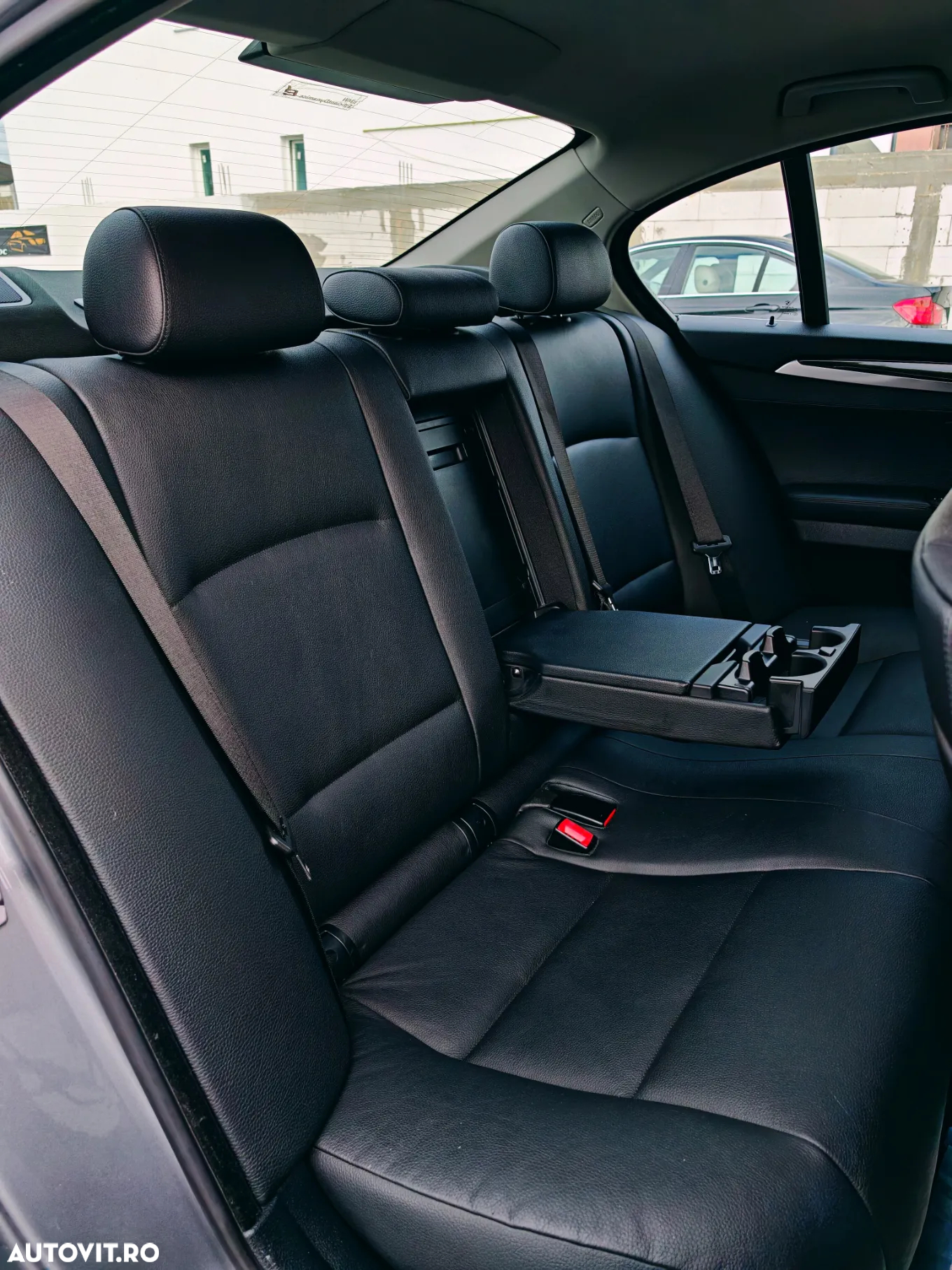 BMW Seria 5 520d - 28