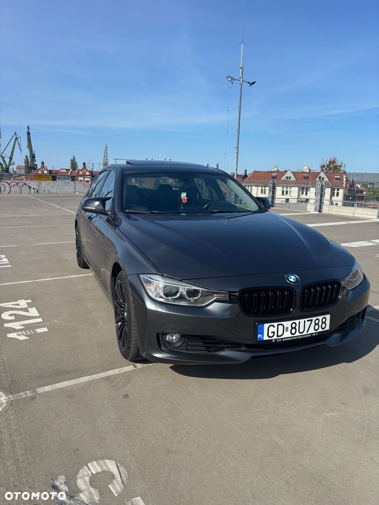 BMW Seria 3 328i Luxury Line - 22