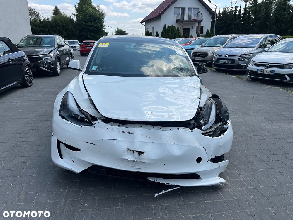 Tesla Model 3 - 2