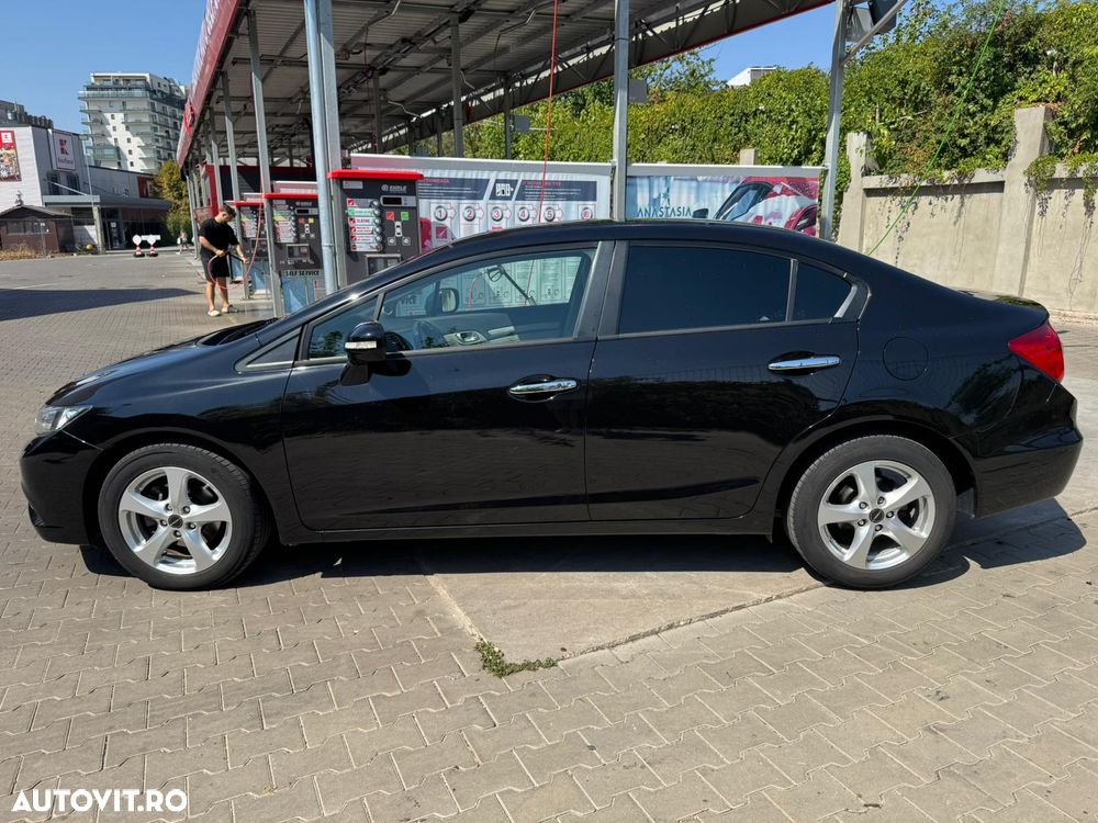 Honda Civic 1.8 MT ES - 8