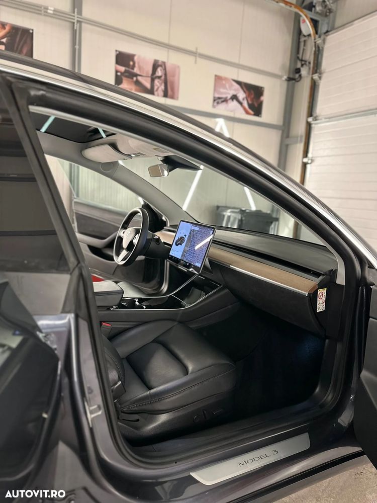 Tesla Model 3 - 15