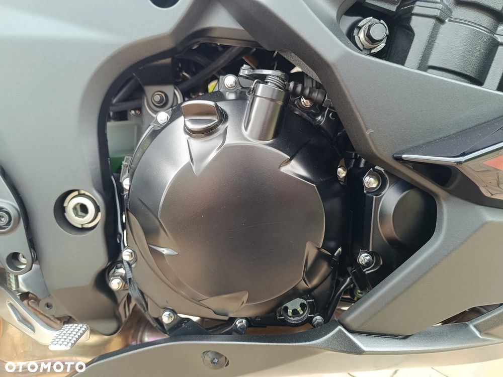 Kawasaki Ninja 1000 SX - 24