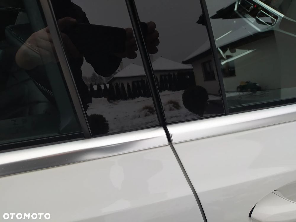 BMW Seria 3 330i Sport Line - 10