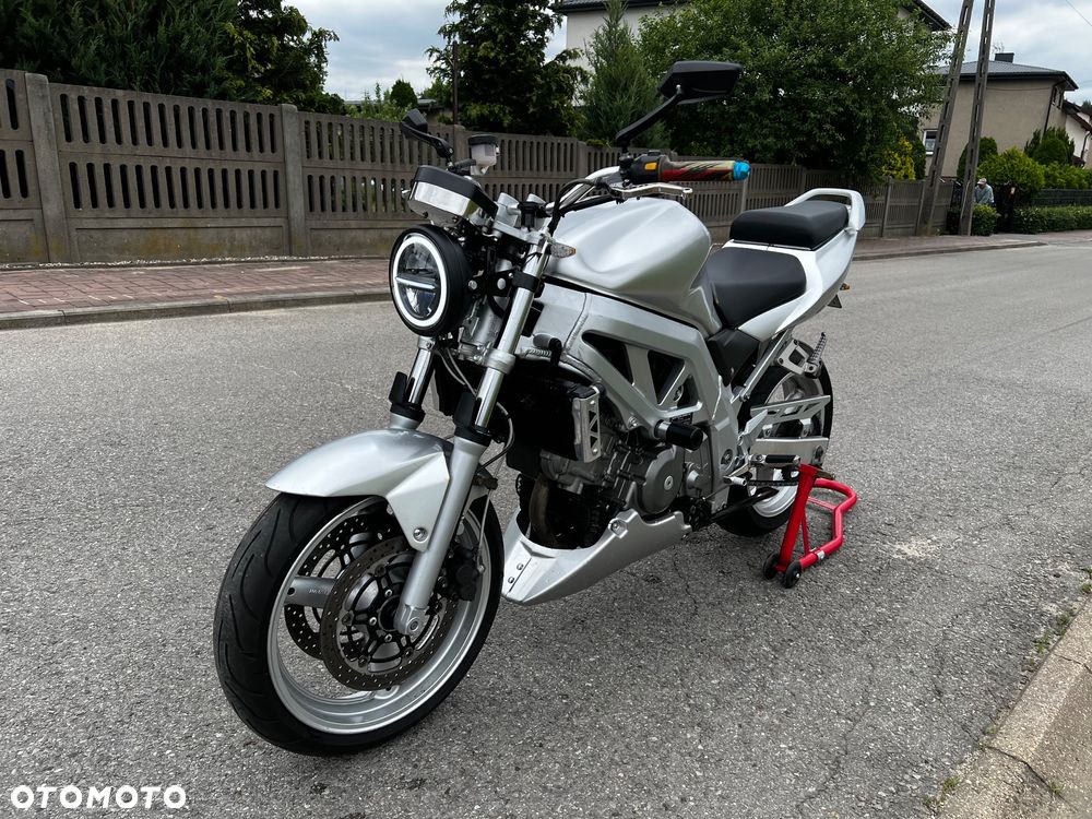 Suzuki SV - 8