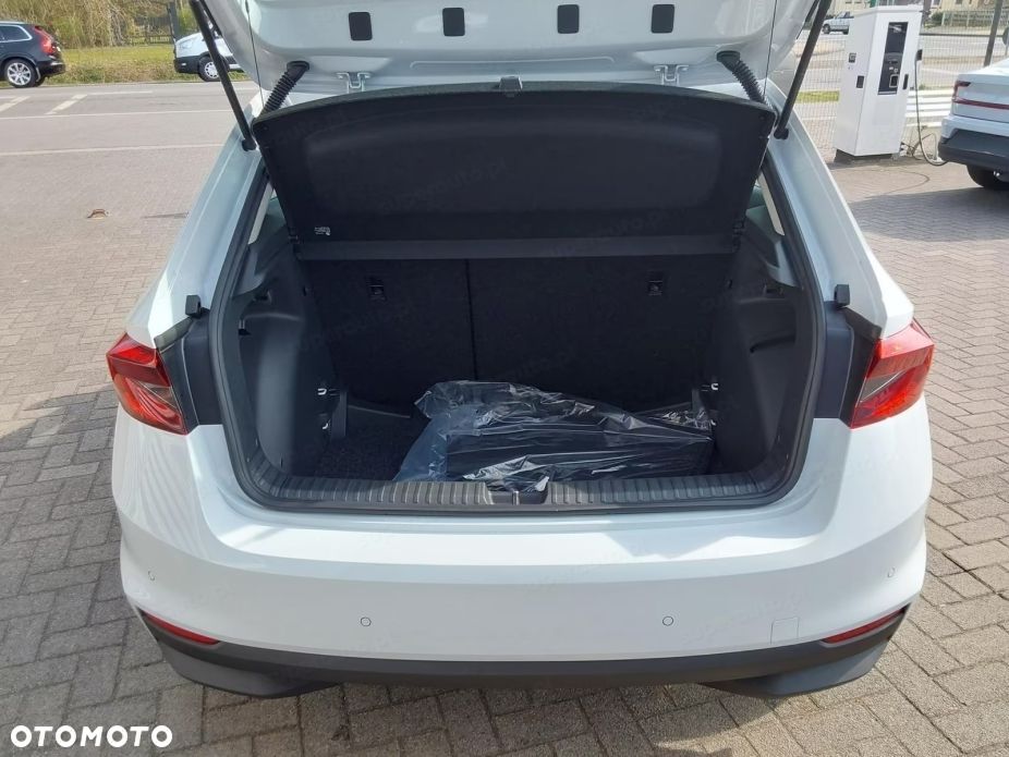 Skoda Fabia 1.0 Essence - 13