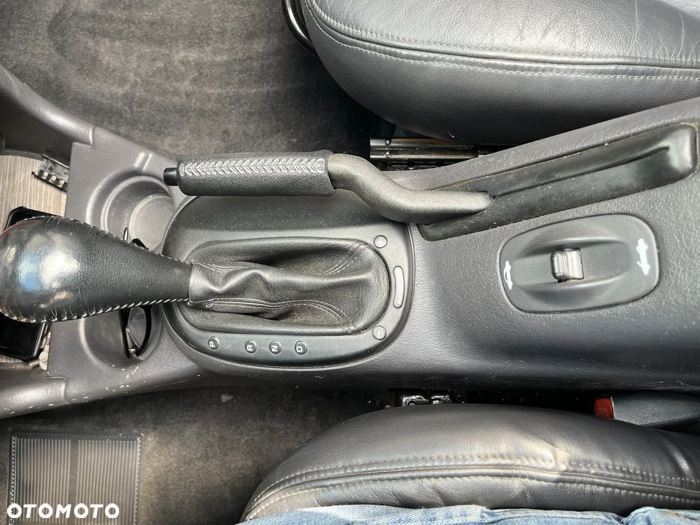 Chrysler Stratus - 36