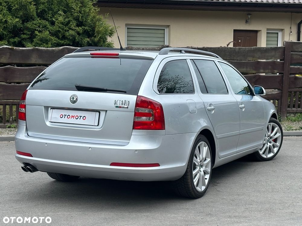 Skoda Octavia 2.0 TDI CR DPF RS - 4