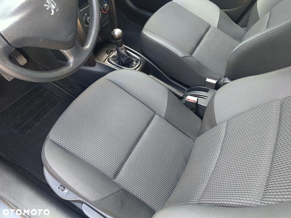 Peugeot 207 75 forever - 13