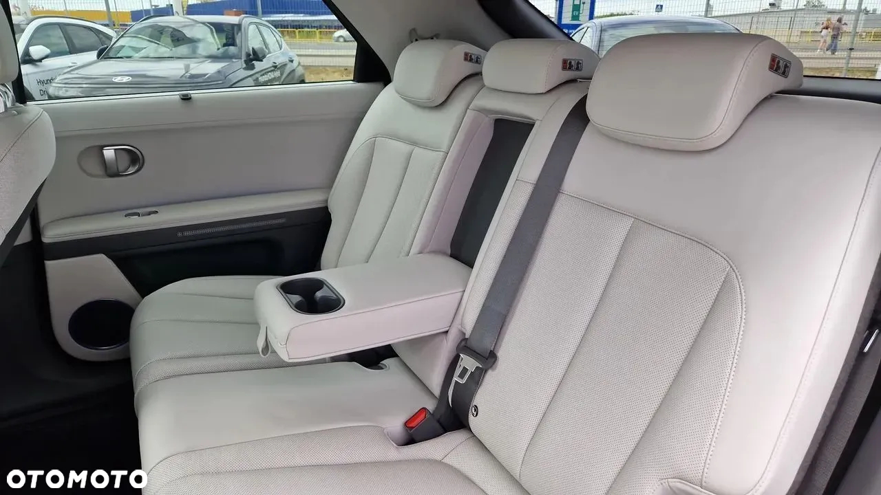 Hyundai IONIQ - 14