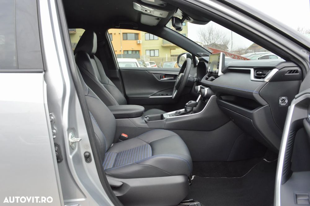 Toyota RAV4 2.5 4x4 Team Deutschland - 35