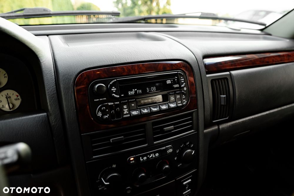 Jeep Grand Cherokee - 27