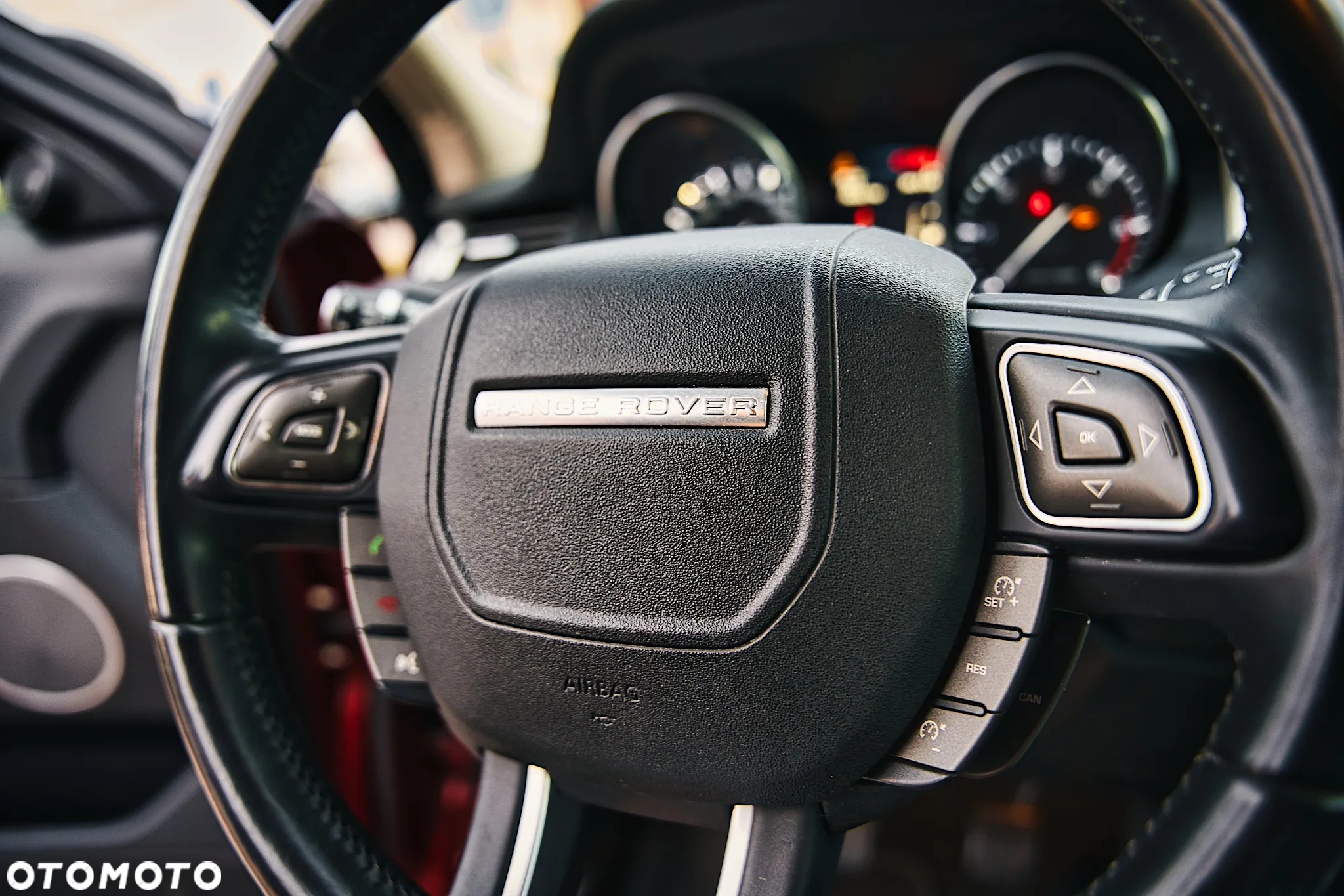 Land Rover Range Rover Evoque - 12