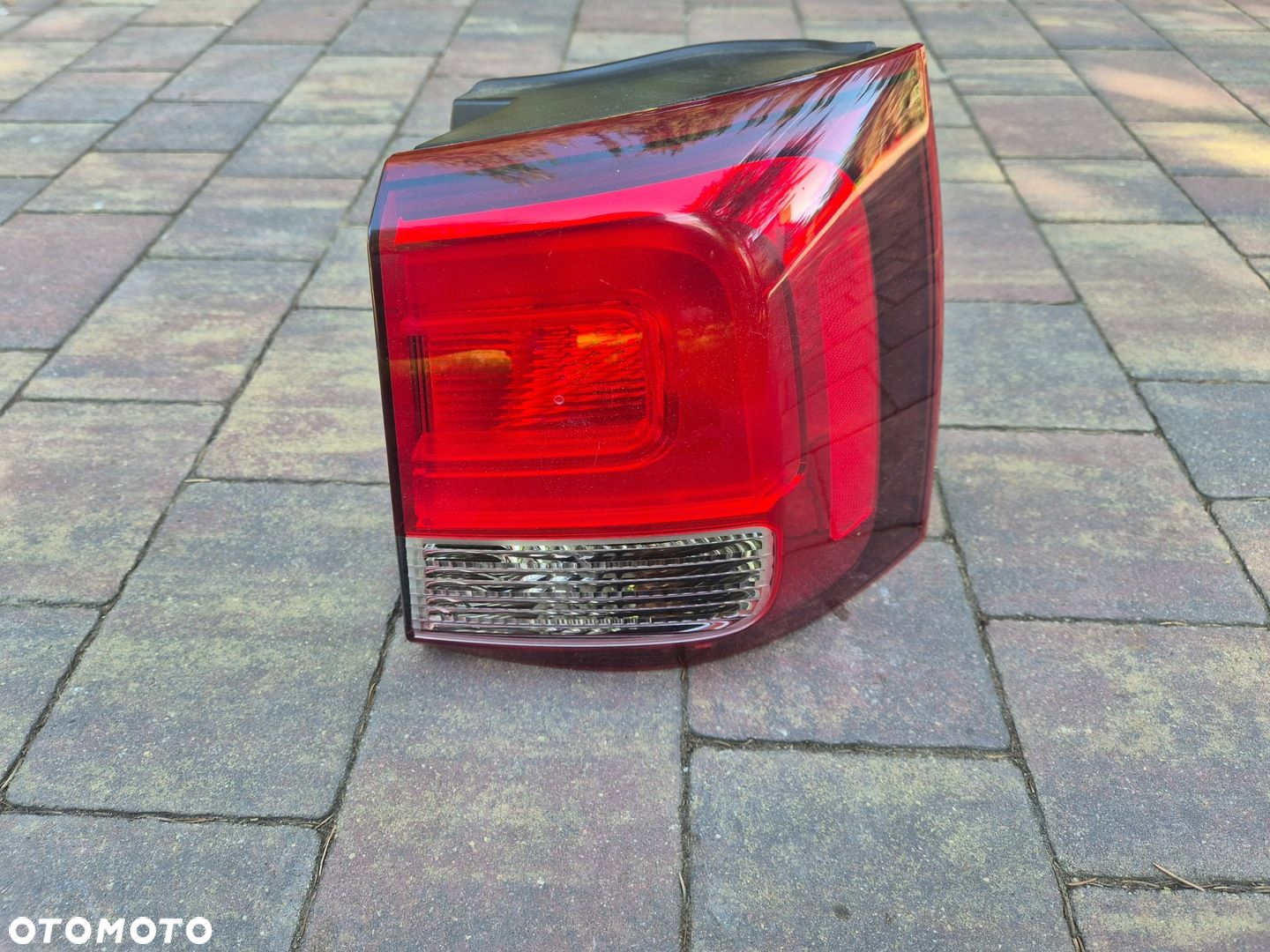 LAMPA PRAWY LEWY TYL KIA SORENTO II LIFT - 4