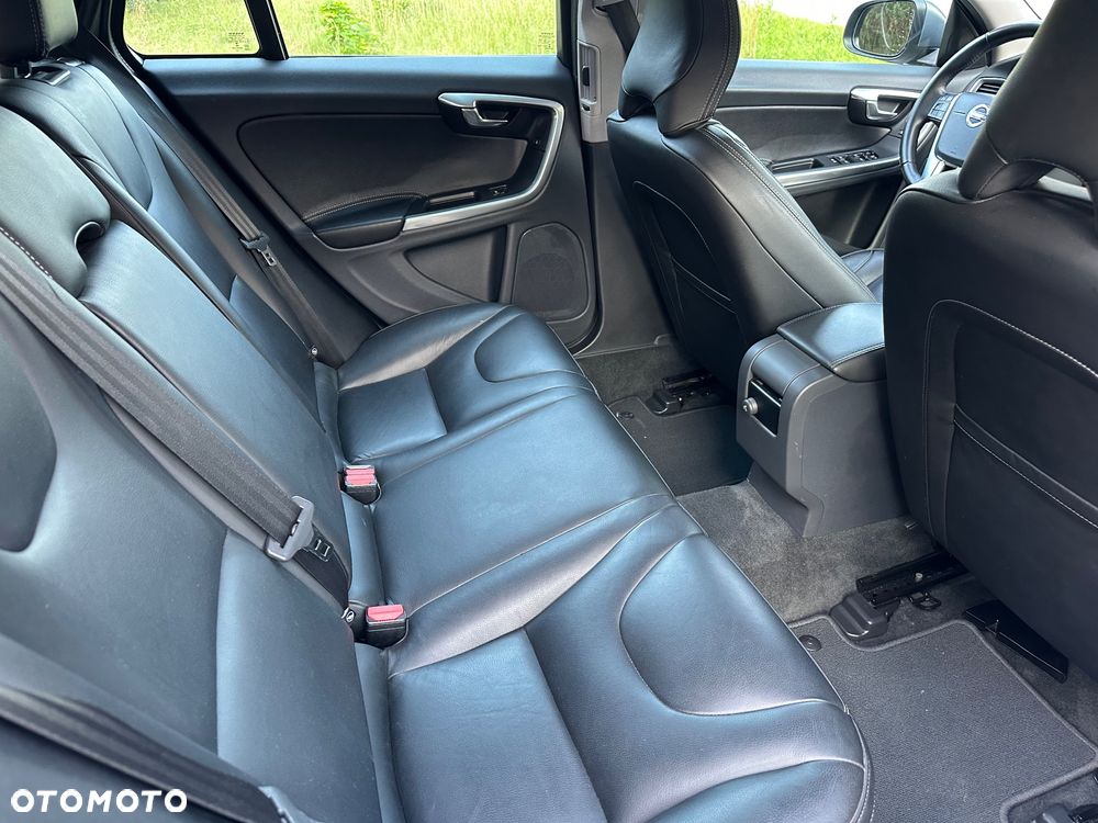 Volvo V60 D3 Geartronic Momentum - 19