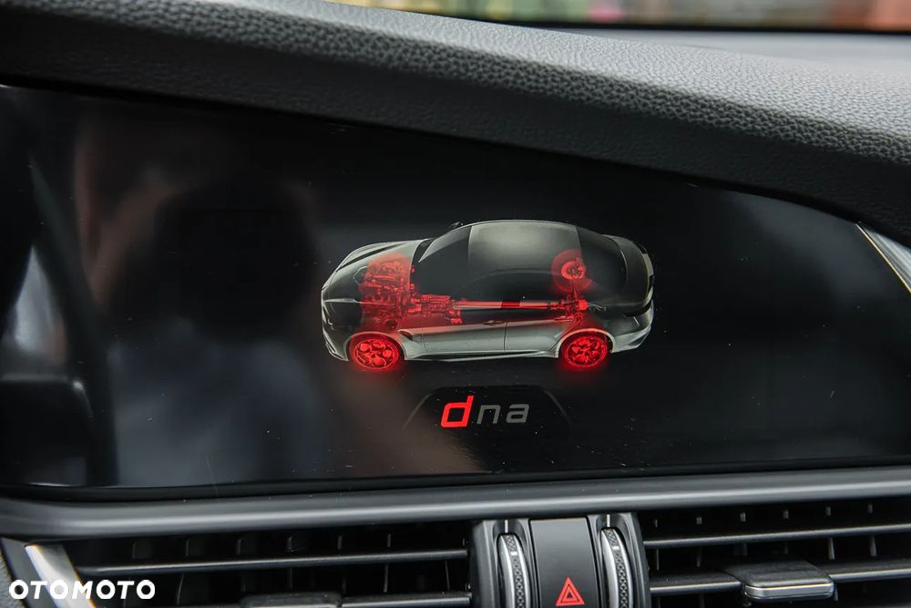 Alfa Romeo Giulia 2.2 Super - 10