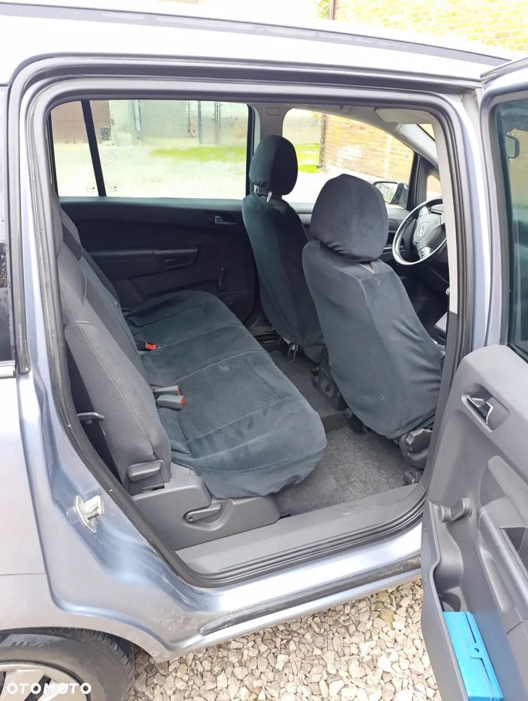 Opel Zafira 1.6 Essentia - 9