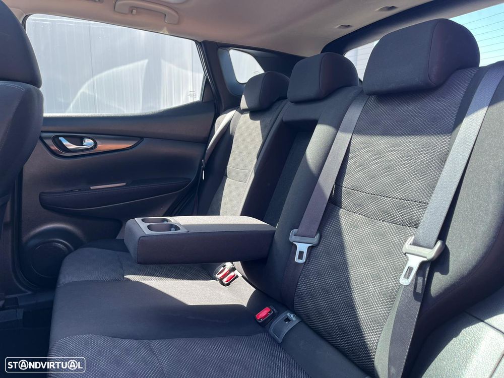 Nissan Qashqai 1.6 dCi N-Connecta 18 PS Xtronic - 32