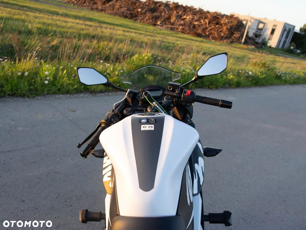 Kawasaki Ninja - 8