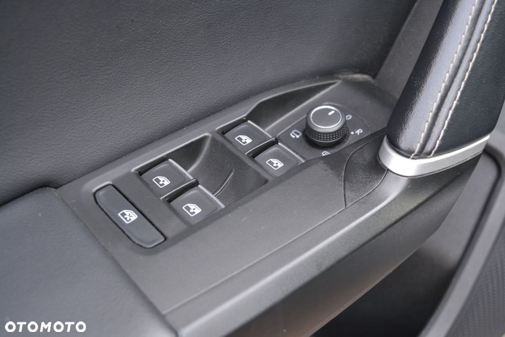 Seat Leon 2.0 TDI DSG Xcellence - 11
