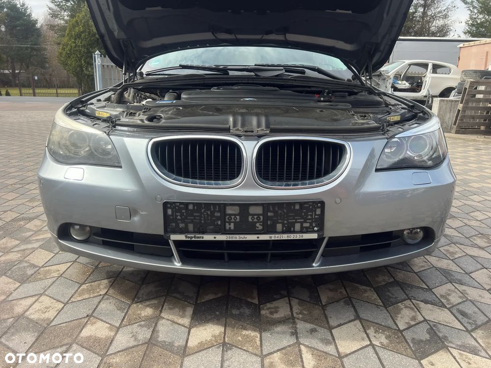 BMW E60 ZDERZAK PRZÓD SILBERGRAU - 1