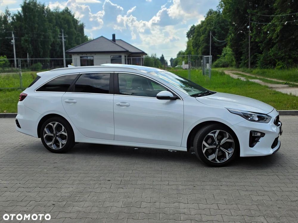 Kia Ceed 1.5 T-GDI DCT7 OPF (48V Mild Hybrid) Platinum Edition - 6