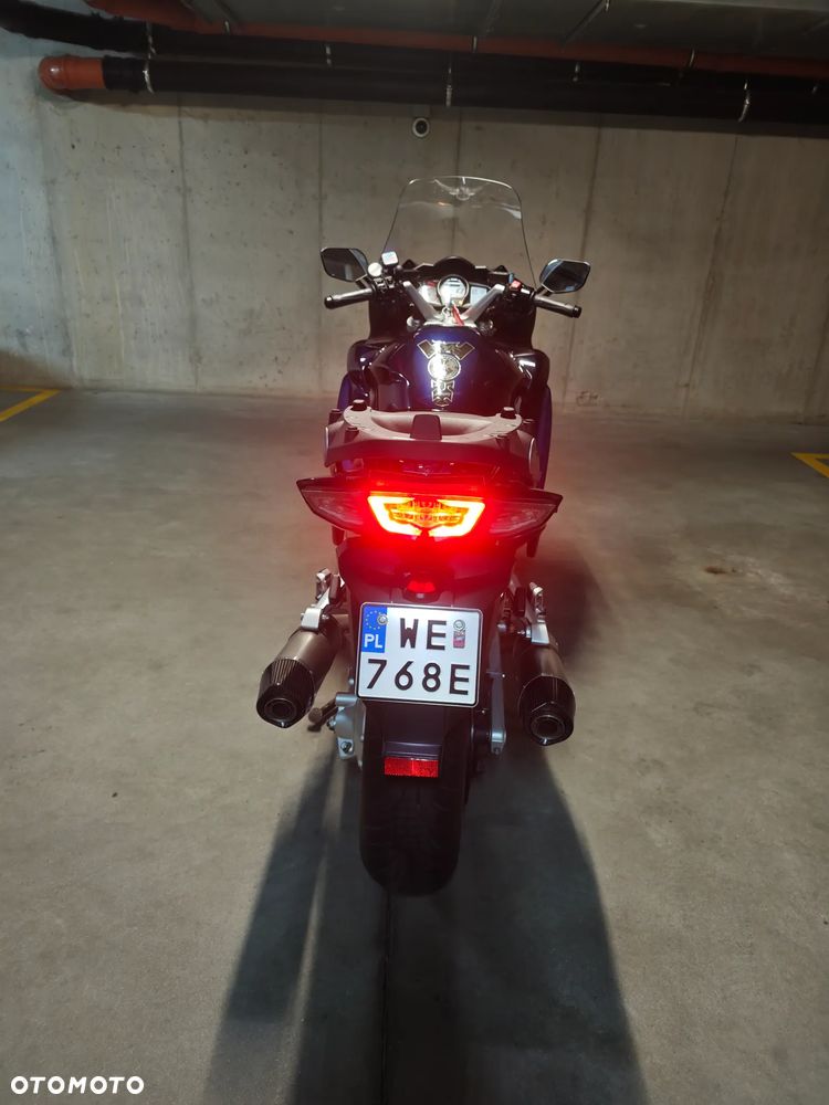 Yamaha FJR - 16