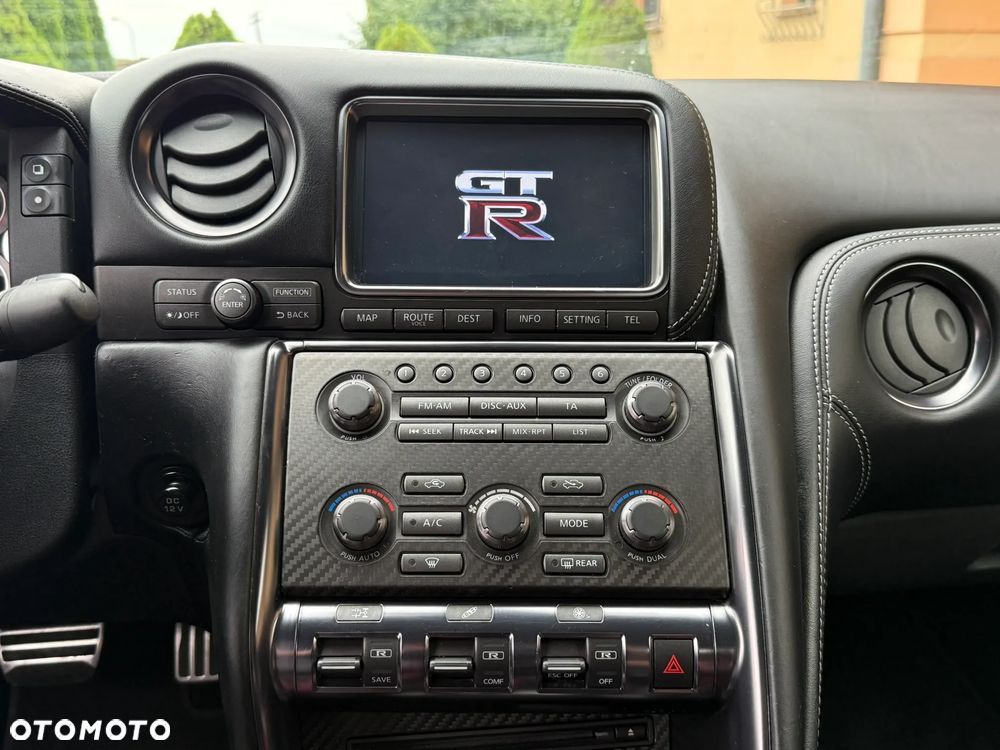 Nissan GT-R Black Edition - 17