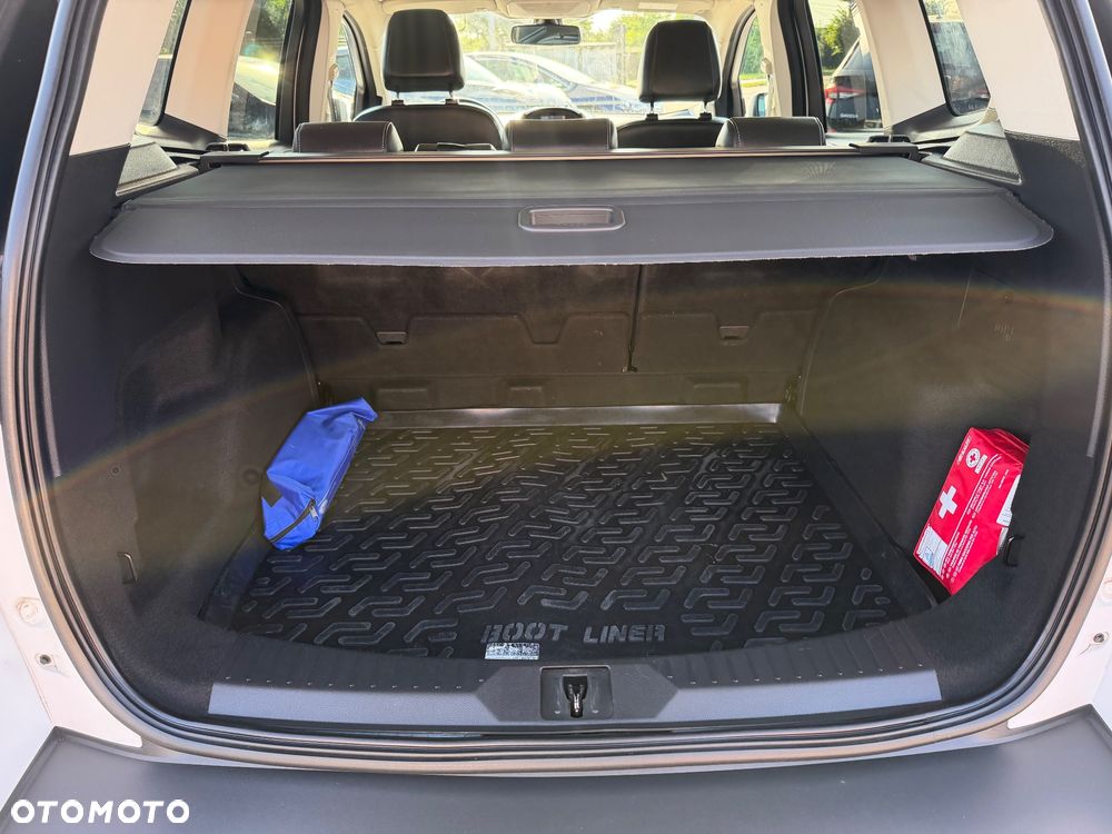 Ford Kuga 2.0 TDCi 2x4 Titanium - 22
