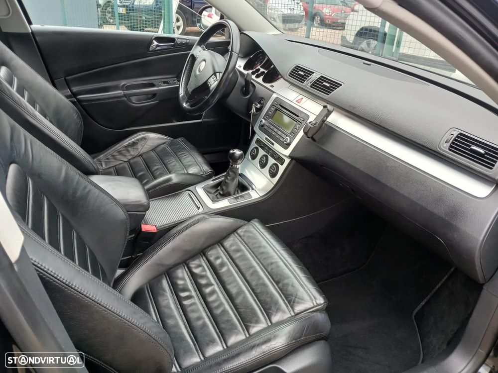 VW Passat 2.0 TDI Highline - 25