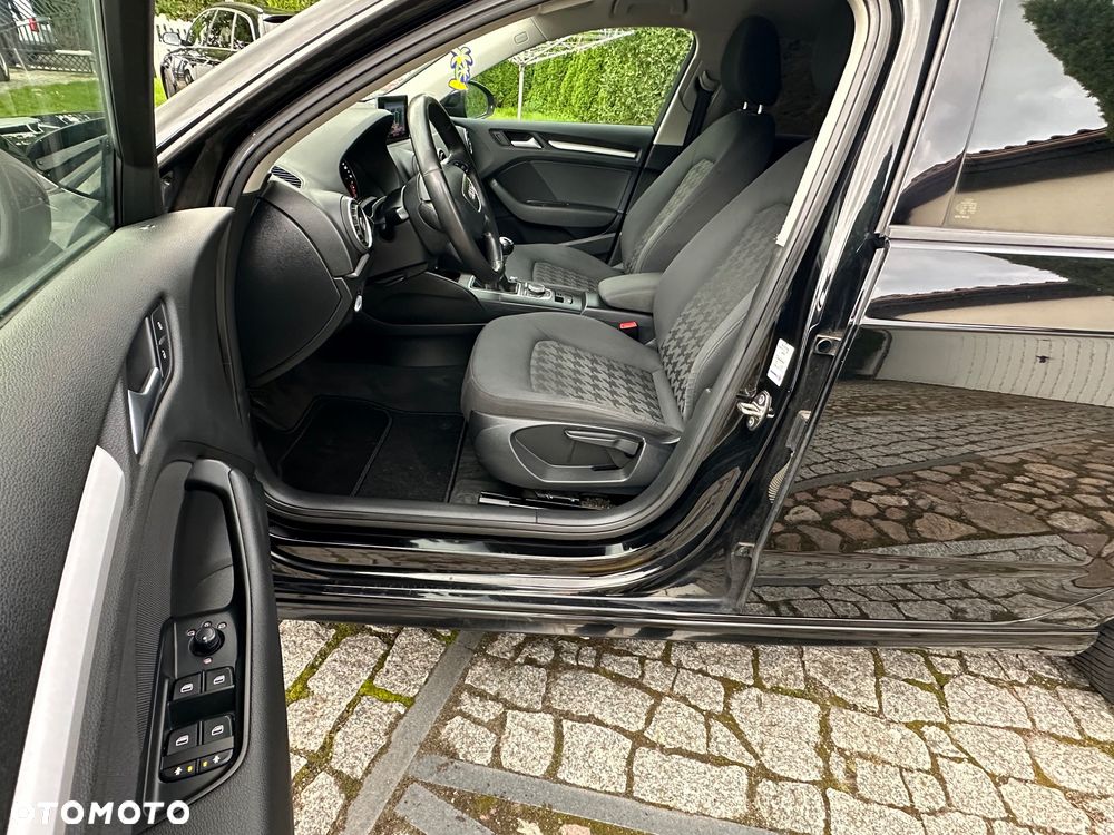 Audi A3 Sportback 1.6 TDI ultra Attraction - 9