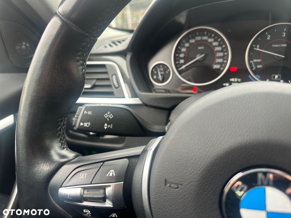 BMW Seria 3 320d Luxury Line - 27