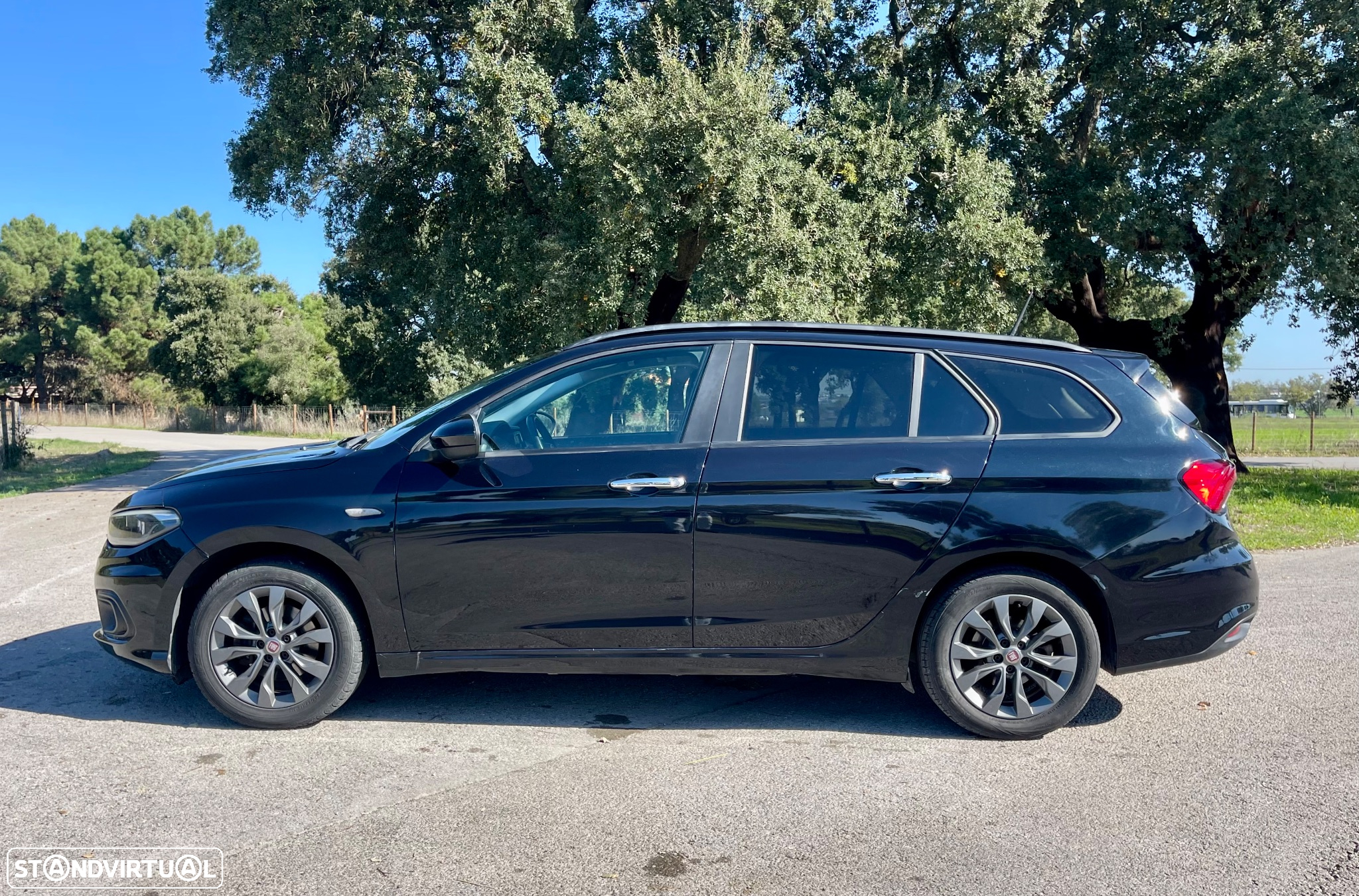 Fiat Tipo Station Wagon 1.3 M-Jet Lounge - 22
