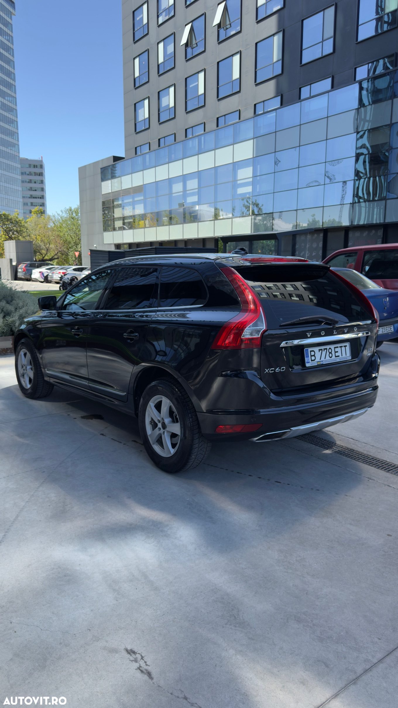 Volvo XC 60 D5 AWD Momentum - 4
