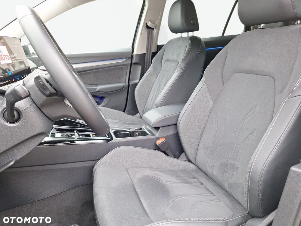 Volkswagen Golf Variant - 11