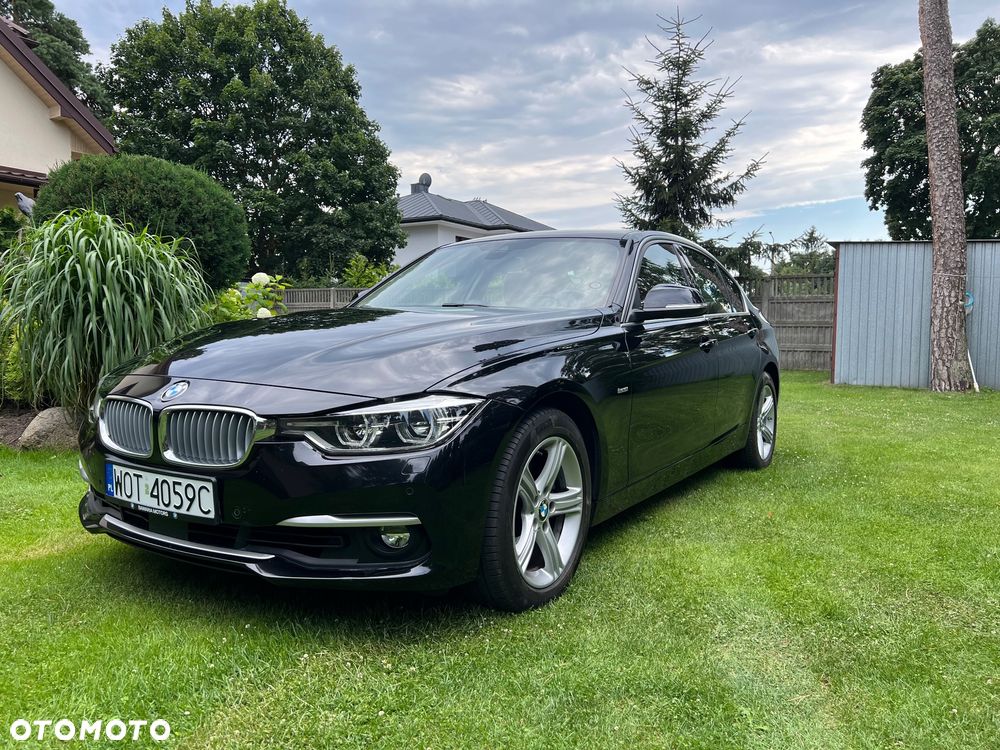 BMW Seria 3 330i xDrive Luxury Line - 1