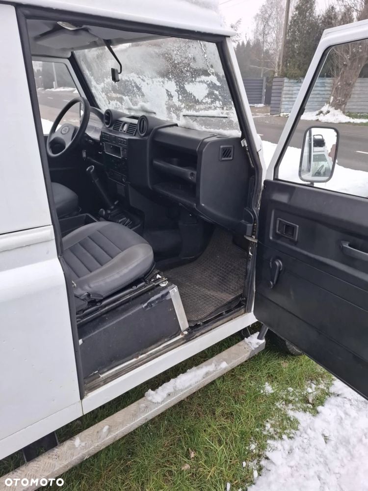 Land Rover Defender 2.4 TD4 E - 17