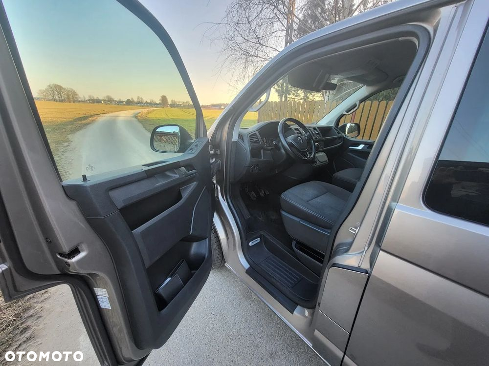 Volkswagen Multivan - 11