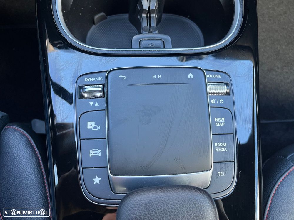 Mercedes-Benz A 250 e AMG Line - 29