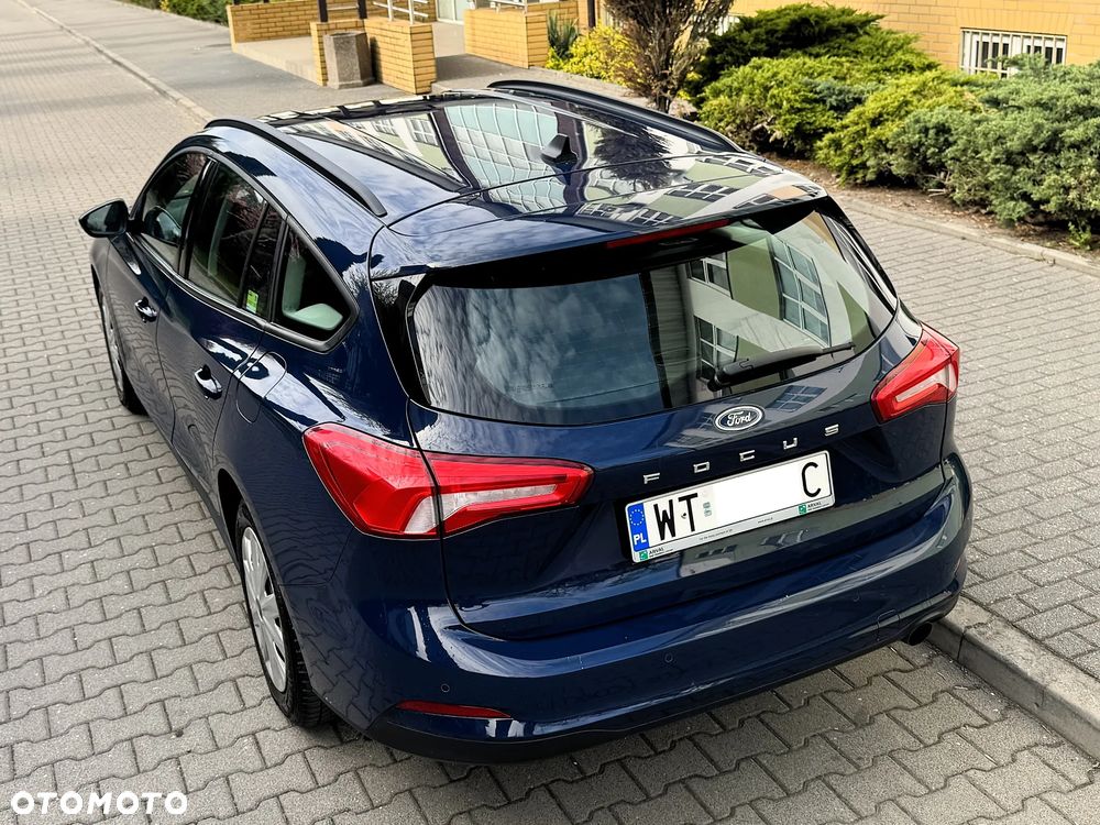 Ford Focus 1.0 EcoBoost Trend - 31