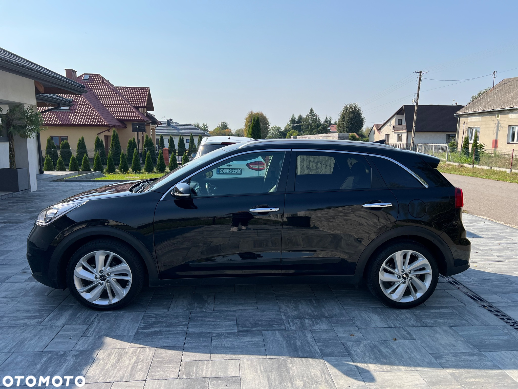 Kia Niro 1.6 GDI Hybrid L Business Line - 17