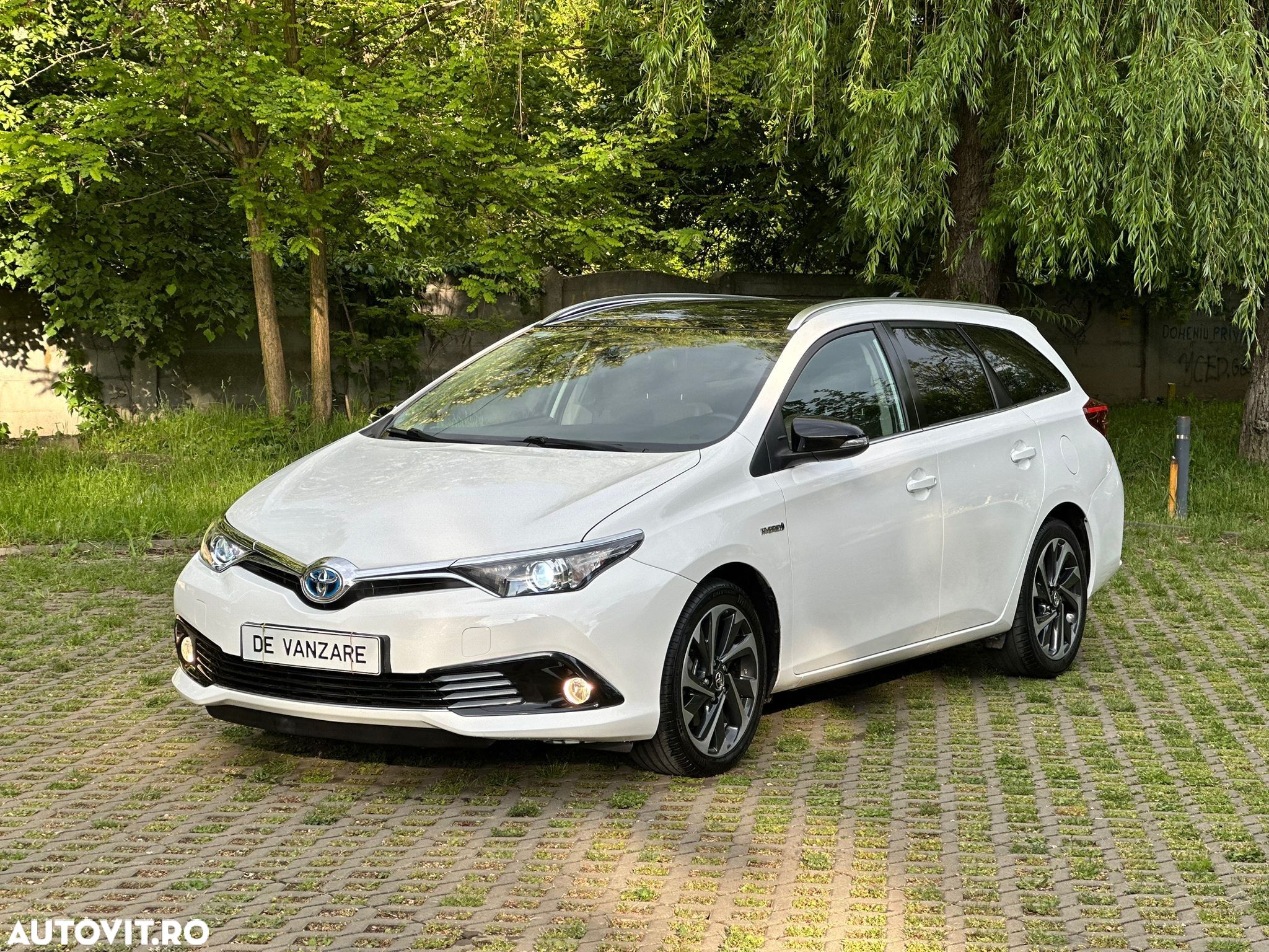 Toyota Auris 1.8 VVT-i Hybrid Automatik Style Selection - 1