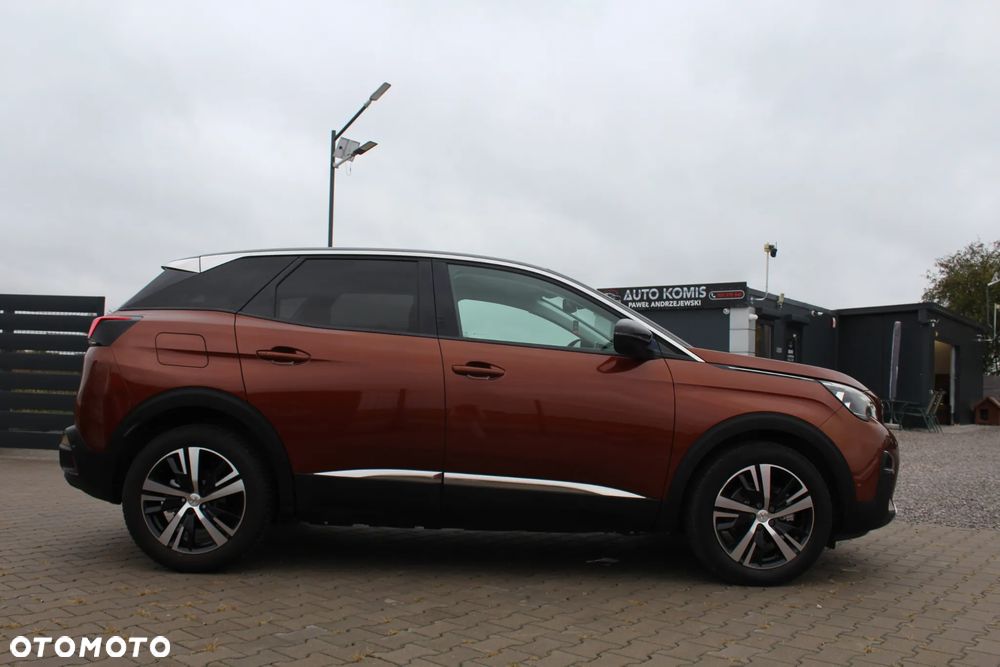 Peugeot 3008 1.2 PureTech Allure S&S - 10