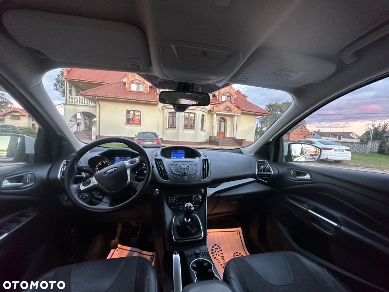 Ford Kuga 2.0 TDCi 2x4 Titanium - 15