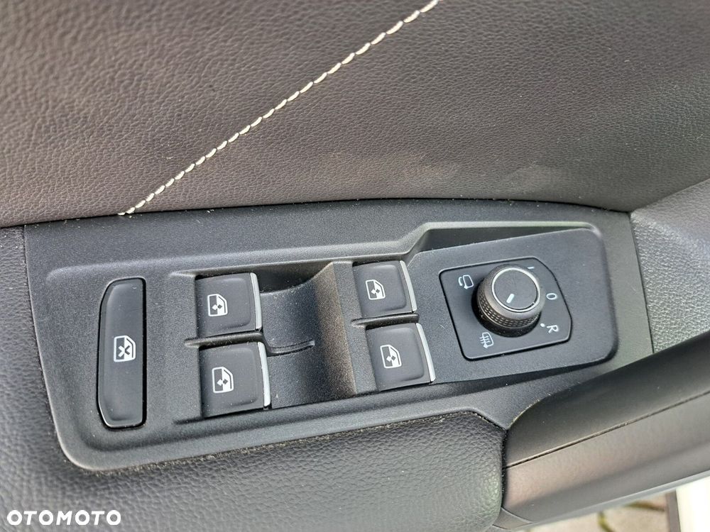 Volkswagen Tiguan 2.0 TDI SCR 4Mot R-Line DSG - 27