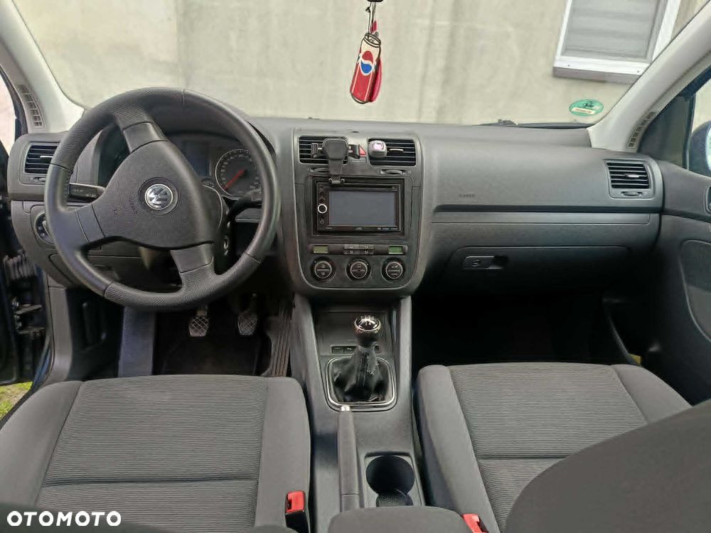 Volkswagen Golf - 8