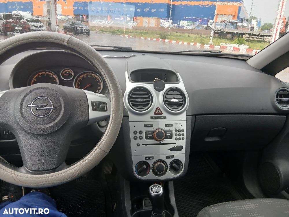 Opel Corsa 1.2 Essentia - 4