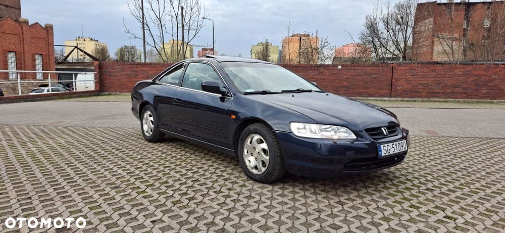 Honda Accord 2.0i ES - 1